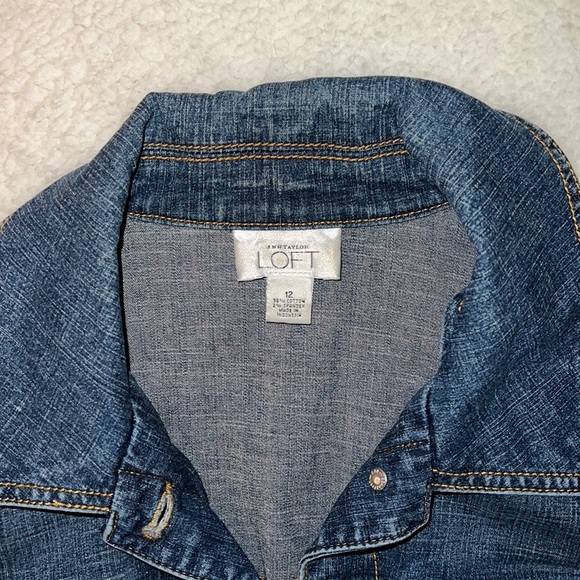 Ann Taylor LOFT, 3/4 Length Sleeves, Jean Jacket Size 12 w/Stretch, SUPER CUTE🩵 - Picture 5 of 13
